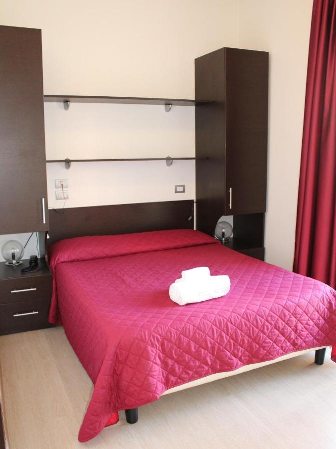 Hotel Morolli Римини Экстерьер фото