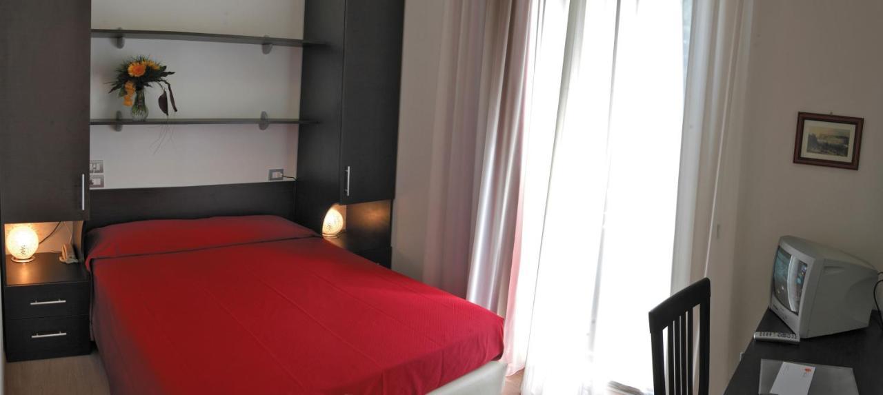 Hotel Morolli Римини Экстерьер фото