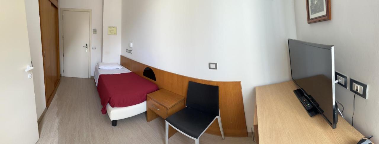 Hotel Morolli Римини Экстерьер фото